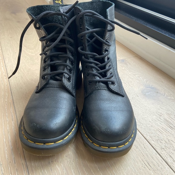 DR MARTENS Women boots (like new) - Picture 2 of 4